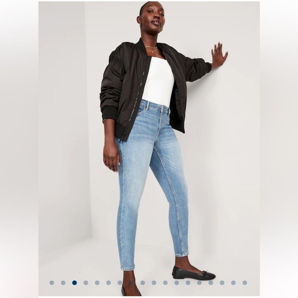 Old Navy Mid-Rise Super-Skinny Ankle Jeans Light Wash Size 12